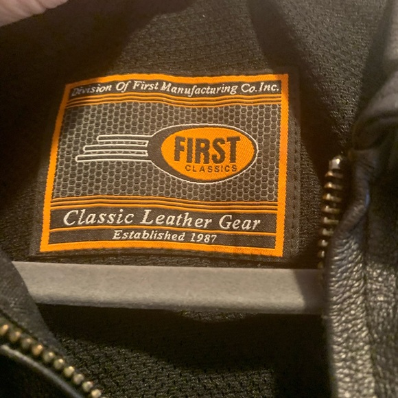 First Classics Leather Ladies Motorcycle Riding Jacket. Size XL. Like New - Picture 4 of 5
